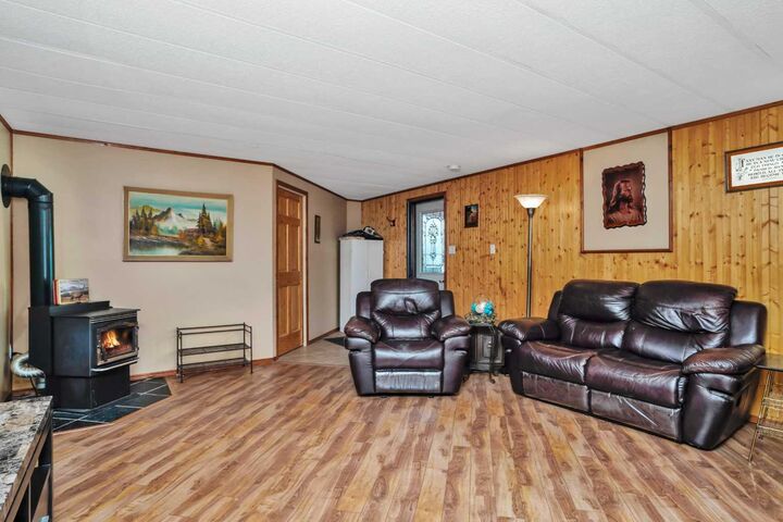 Property Photo: 812 20th Street AB T0M 1V0