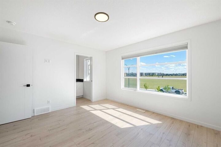 Photo de la propriété:  260 Belmont Boulevard SW  AB T2X 4W6 