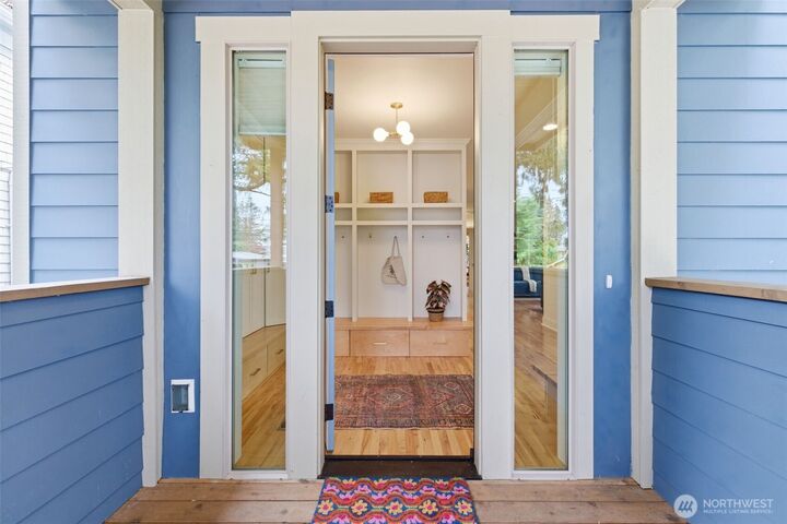 Property Photo: 10219 62nd Avenue S WA 98178