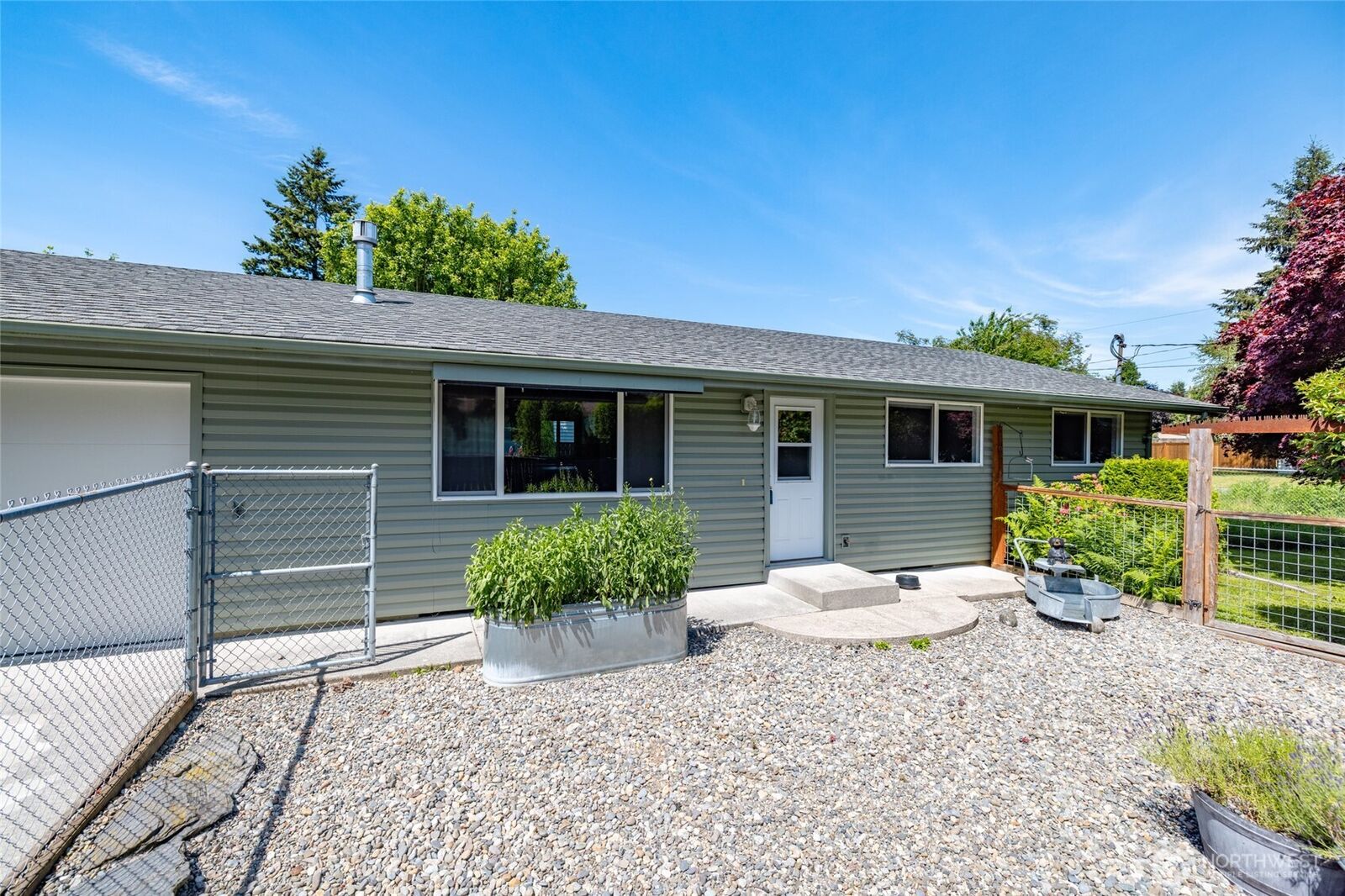 Property Photo:  1502  5th Street  WA 98284 