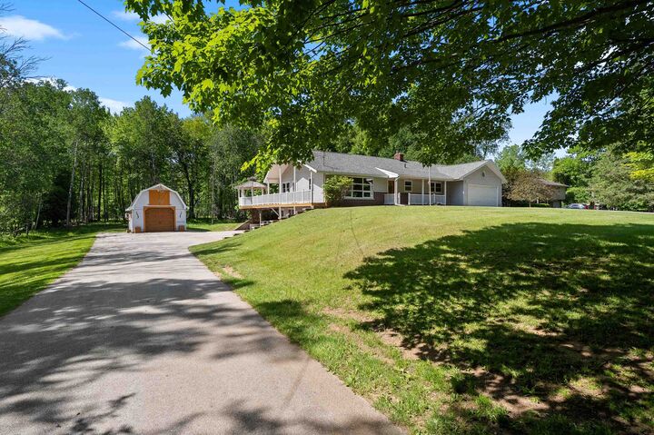 Property Photo: 1135 Hill Drive WI 54155-9114