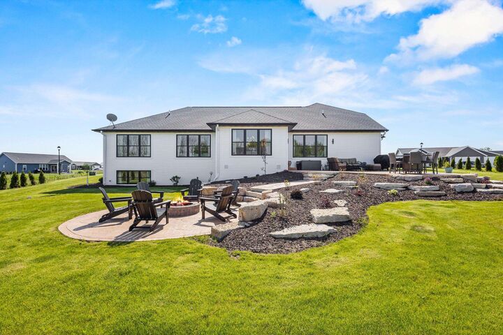 Property Photo:  5752 N Sequoia Drive  WI 54913 