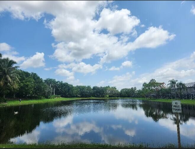 Property Photo:  2011 Madeira Drive  FL 33327 