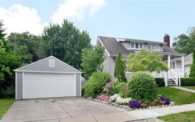 Property Photo:  208 California #Upper Avenue  MI 48067 