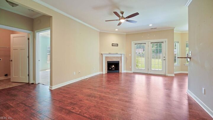 Property Photo: 1024 Scenic Blvd VA 23322