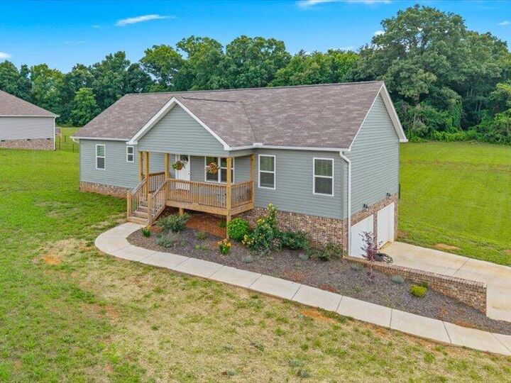 Property Photo:  120 County Road 891  TN 37331 