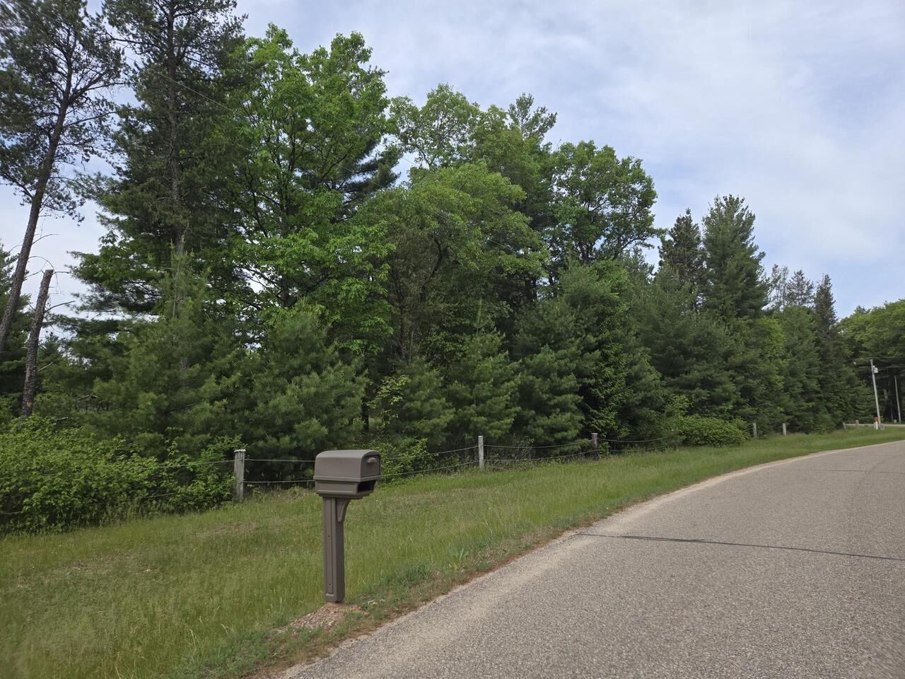Property Photo: 927 Blackhawk Lane WI 53934