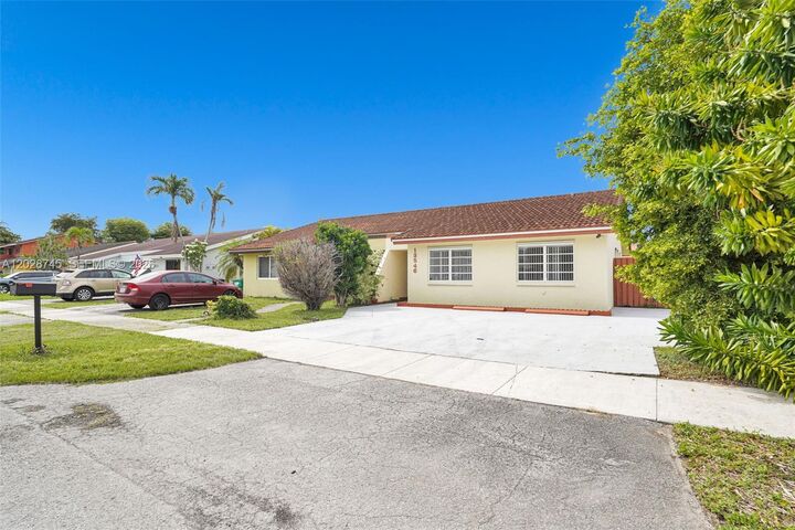 Property Photo:  13546 SW 63rd Lane H-W  FL 33183 