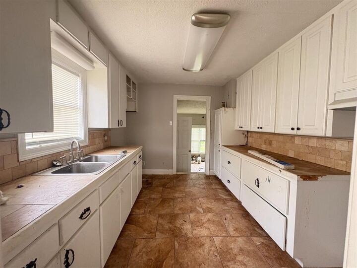 Property Photo:  1917 8th Street  LA 70601 
