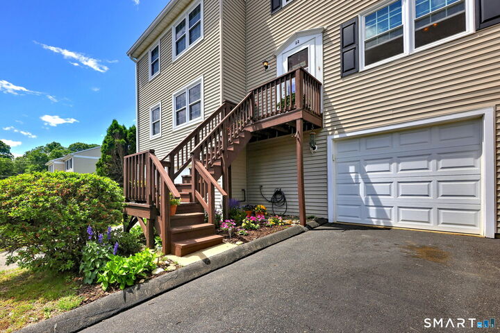 Property Photo: 22 Cornerstone Drive 22 Summit Commons CT 06418