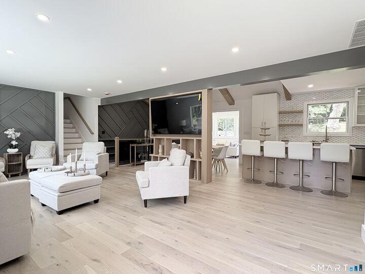 Property Photo:  33 Manor Drive  CT 06611 
