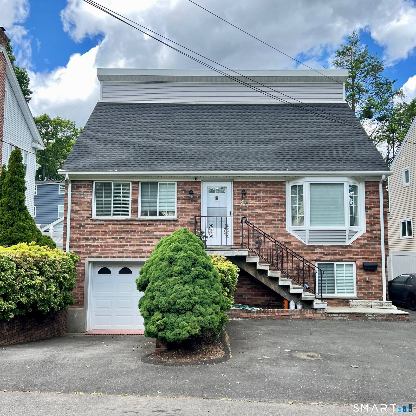 Property Photo:  