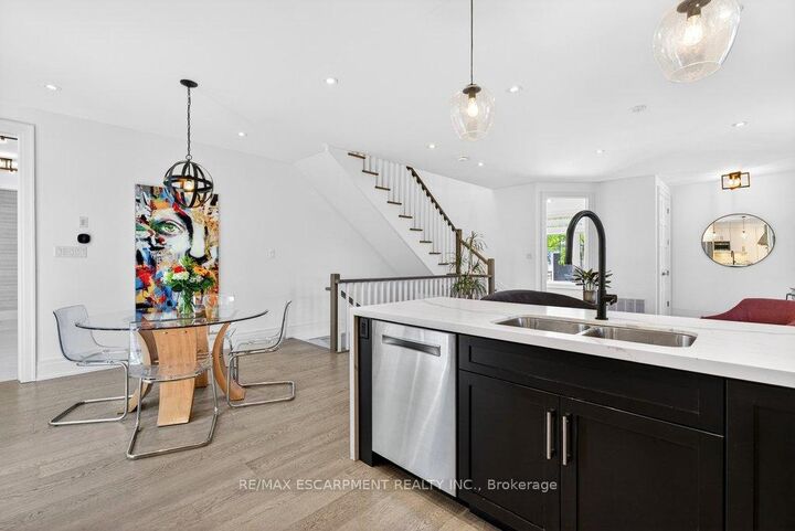 Property Photo:  2134 New Street 6  ON L7R 1H8 
