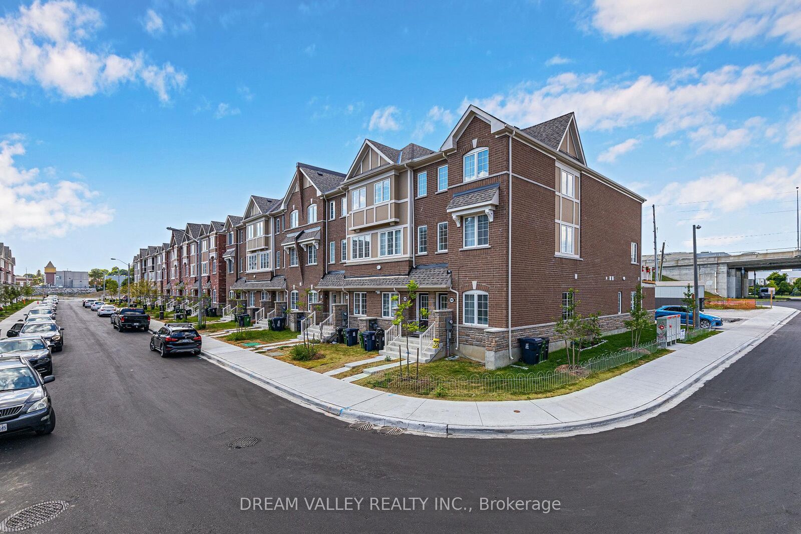 Property Photo: 88 Jolly Way ON M1P 0E2