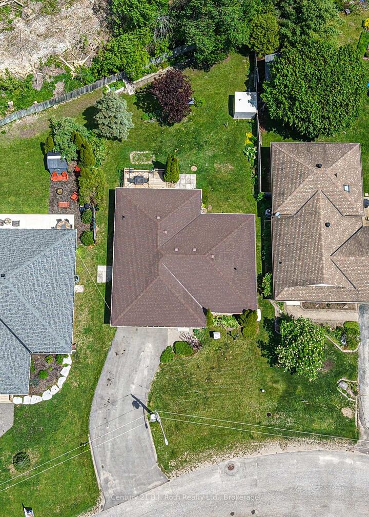 Property Photo: 48 Brick Pond Road ON L0K 1E0