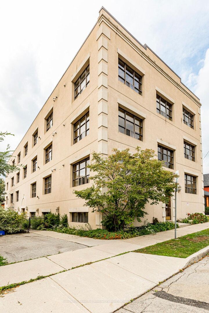 Property Photo: 36 Margaret Street 44 ON L8P 4C8