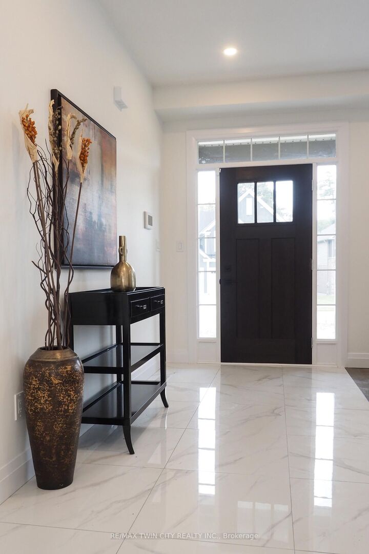 217 Jeffrey Place — photo 1