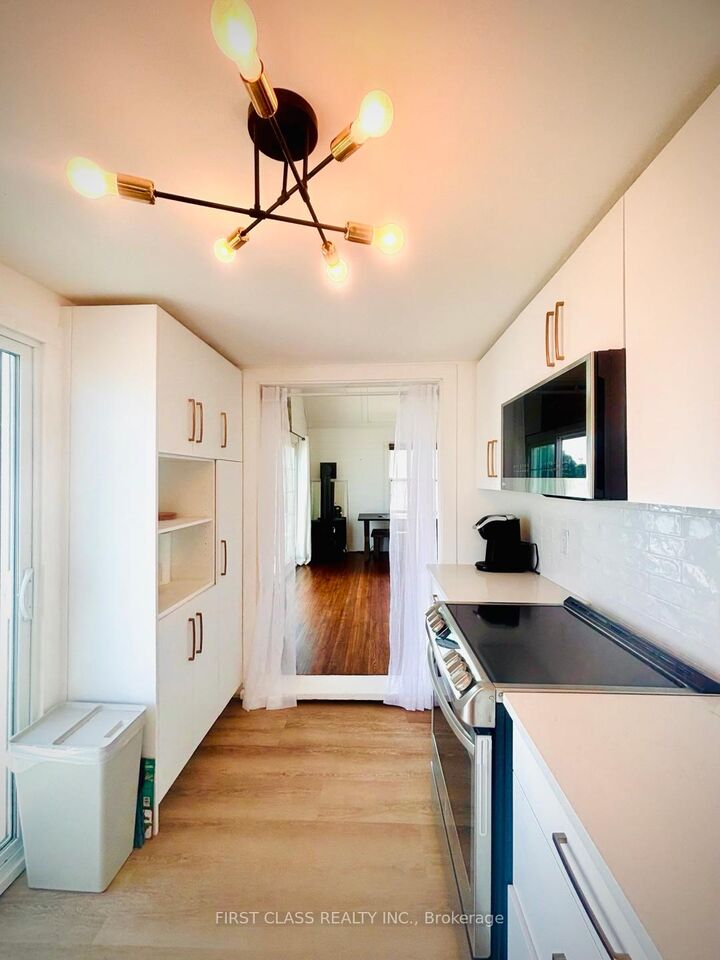 Property Photo: 11853 Lakeshore Road ON L0S 1V0