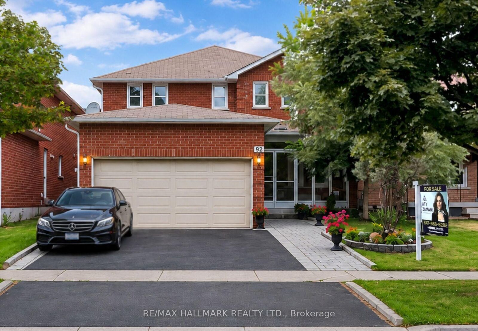 Property Photo: 92 Weldrick Road E ON L4C 8T7