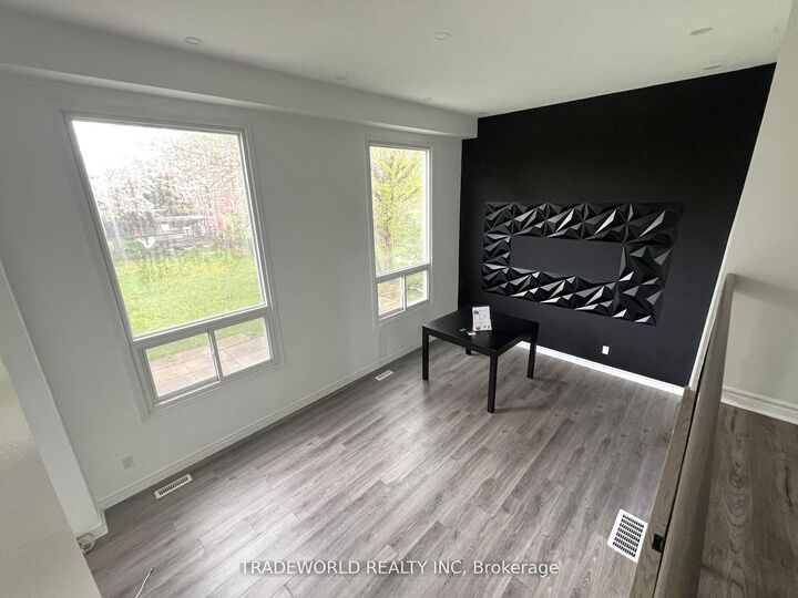 Property Photo:  7465 Bybrook Drive  ON L4T 3R3 