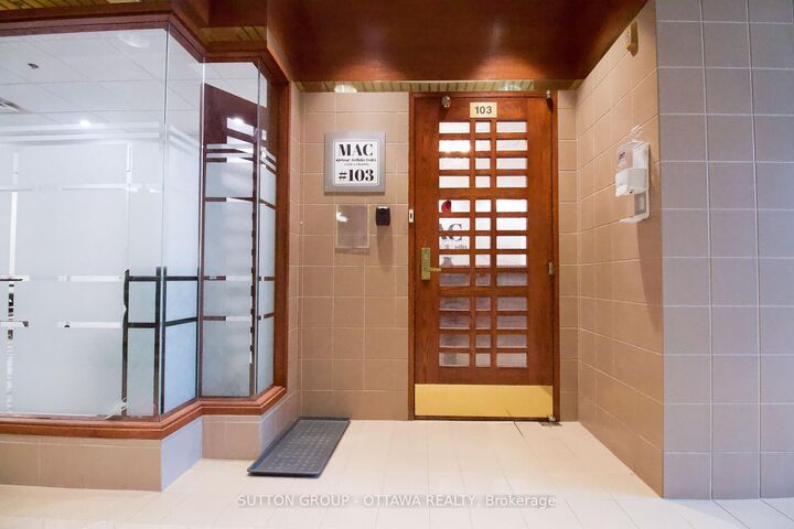 Property Photo: 160 George Street 160 ON K1N 9M2