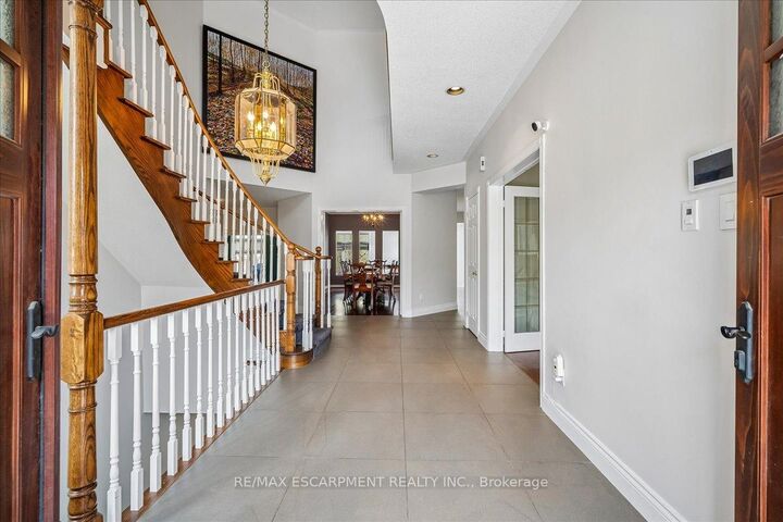 Property Photo: 2203 Winding Woods Drive ON L6H 5T9