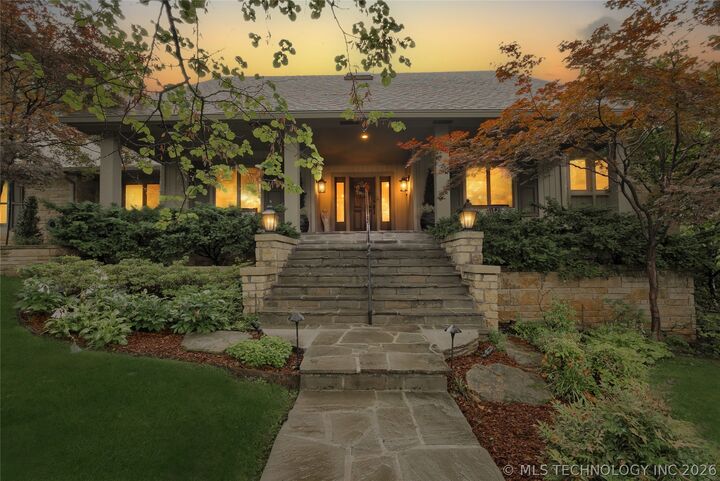 Property Photo: 2917 E 68th Street OK 74136