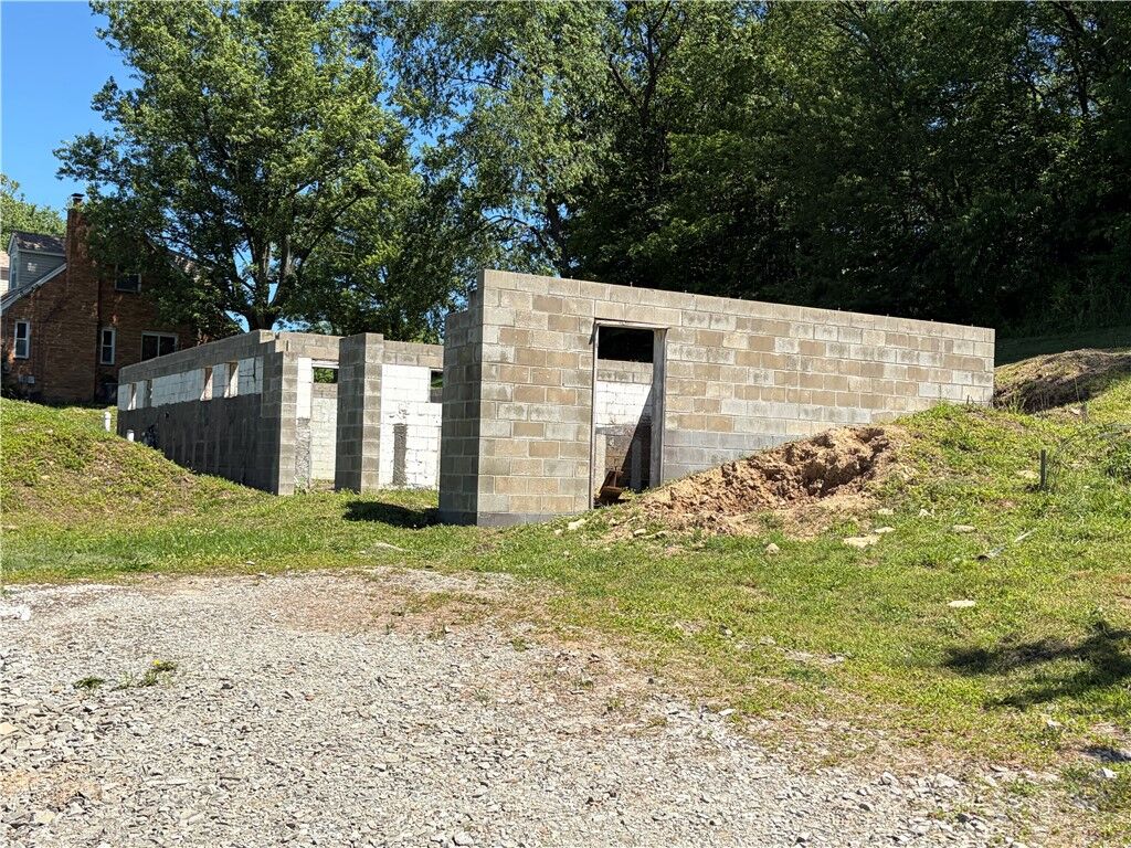 Property Photo:  250 Hazel Kirk  PA 15063 