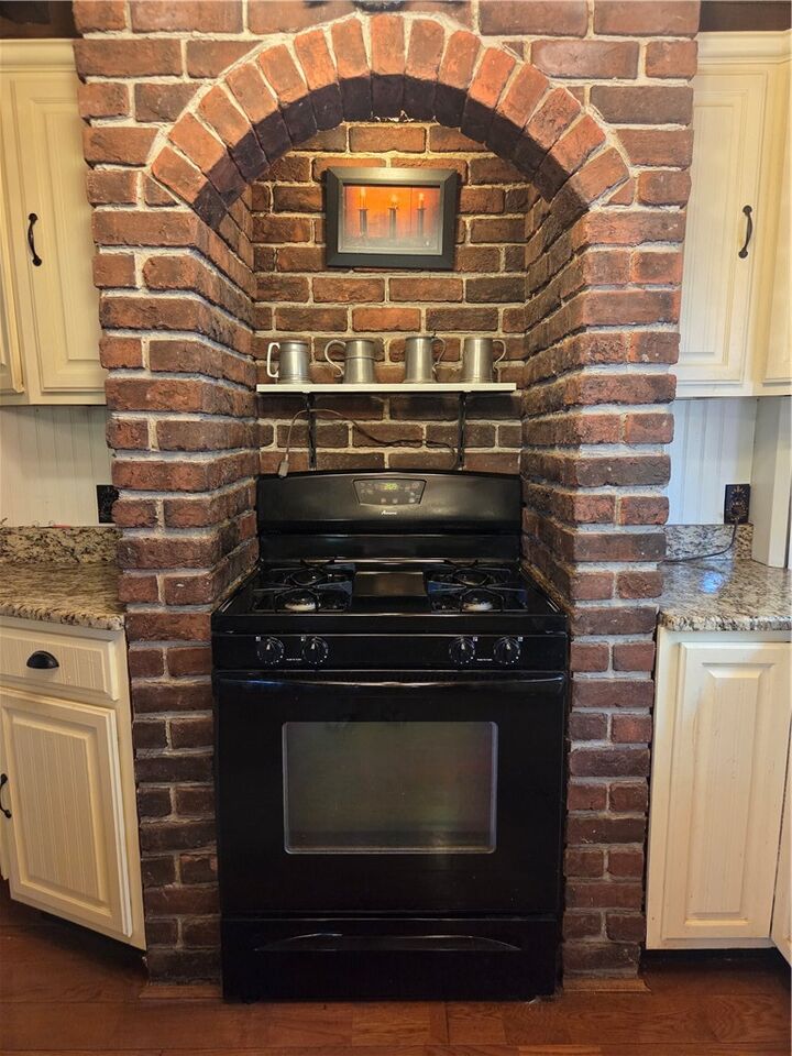 Property Photo:  4075 Ridge Rd  PA 15001 