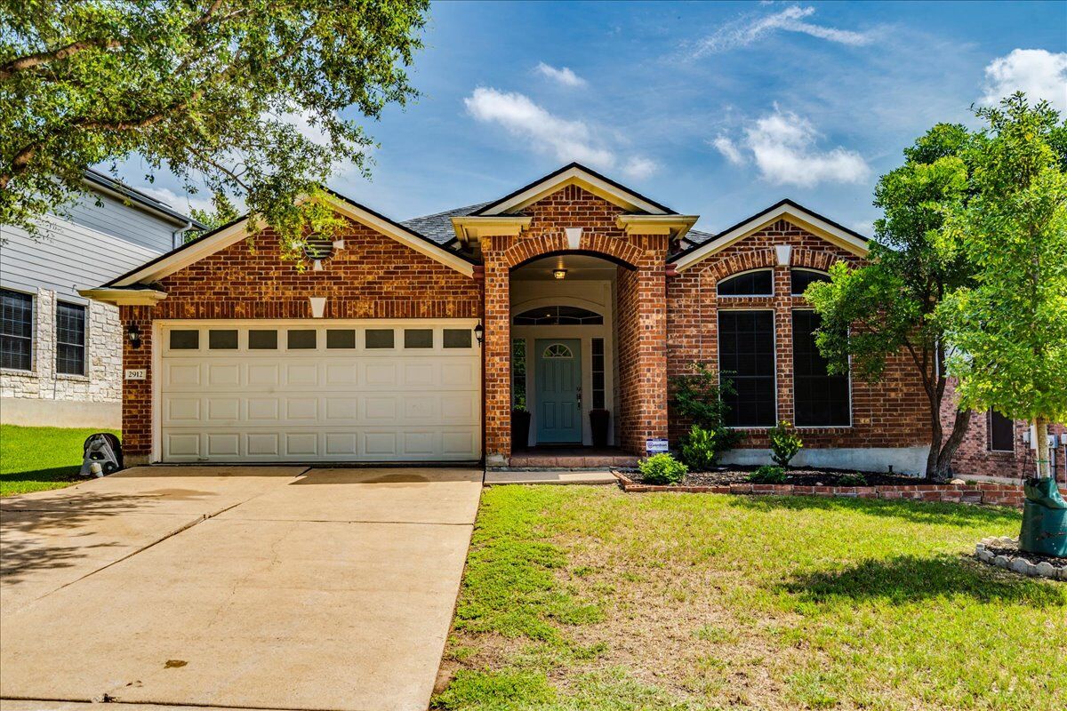 Property Photo: 2912 Lynnbrook Drive TX 78748