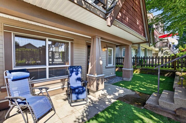 Photo de la propriété:  7155 189 Street 7  BC V4N 5S8 