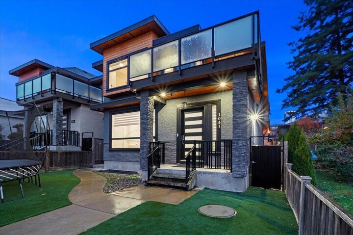 1041 Stewart Avenue — photo 1