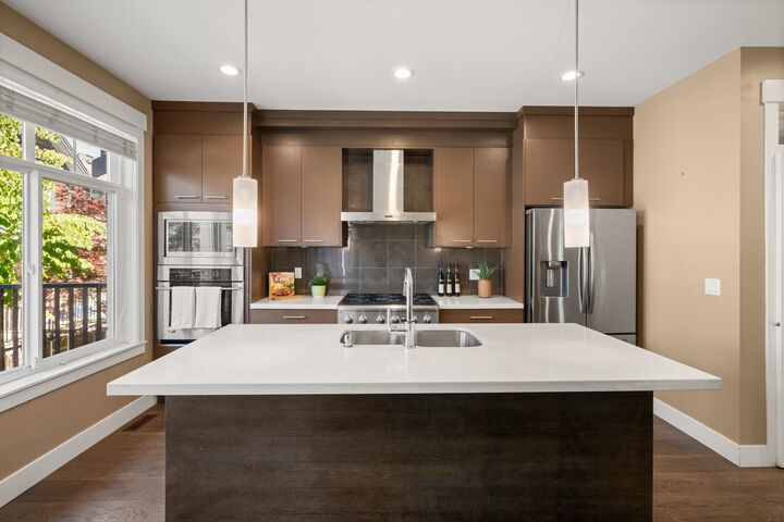 Property Photo:  15977 26 Avenue 10  BC V3Z 2W7 