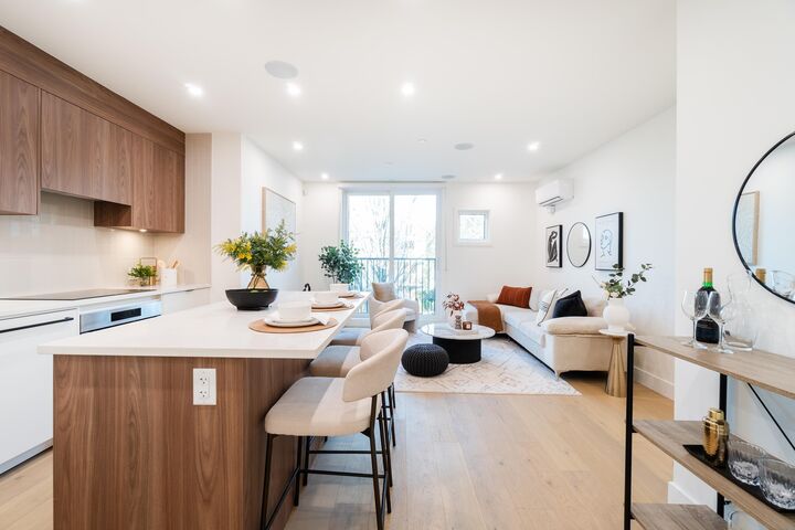 Property Photo: 1550 E 3rd Avenue 103 BC V5N 1G9