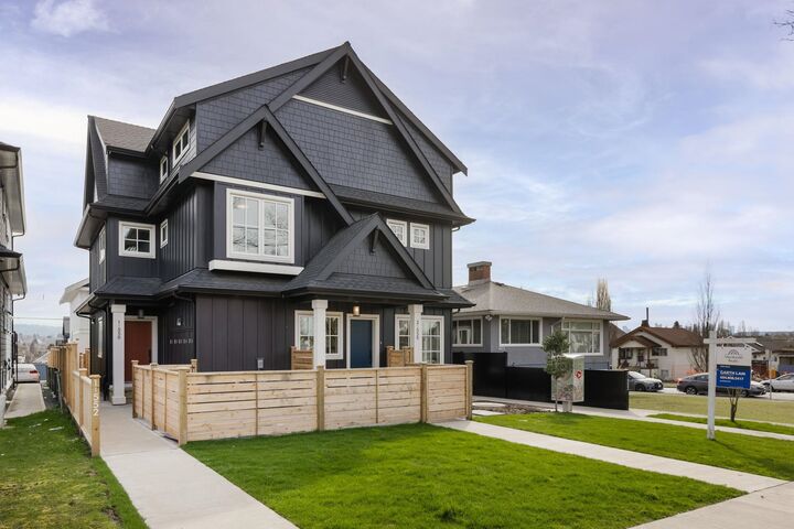 Property Photo:  550 Kaslo Street 2  BC V5K 3Z2 