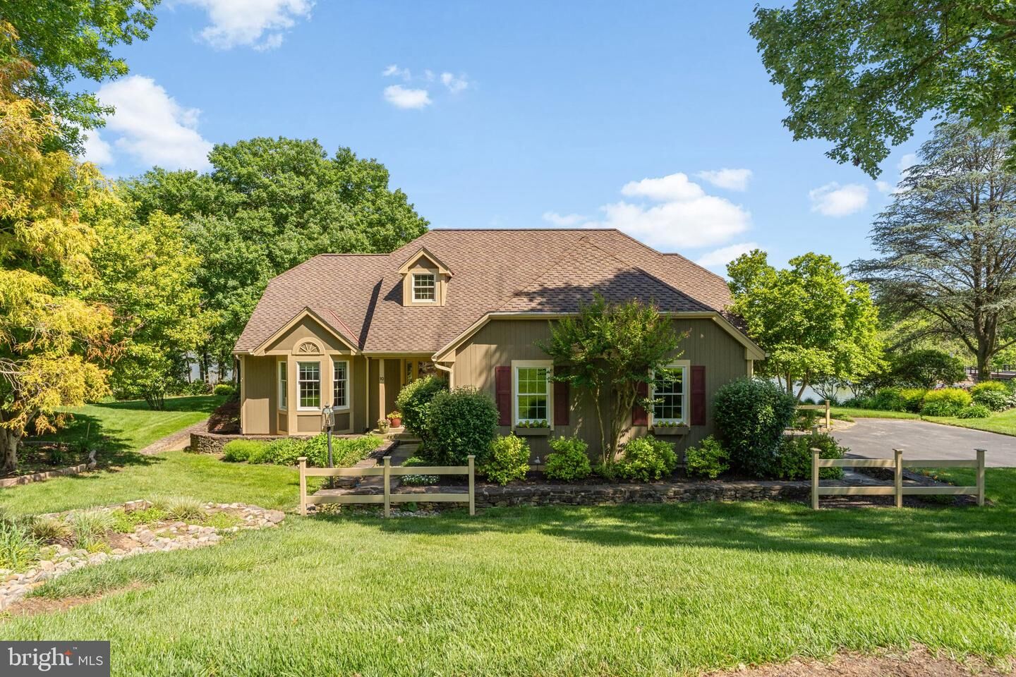 Property Photo:  10 W Shore Court  PA 19350 