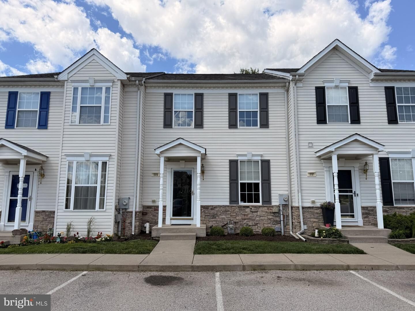 Property Photo:  1889 Jamestown Lane 1889  PA 17408 