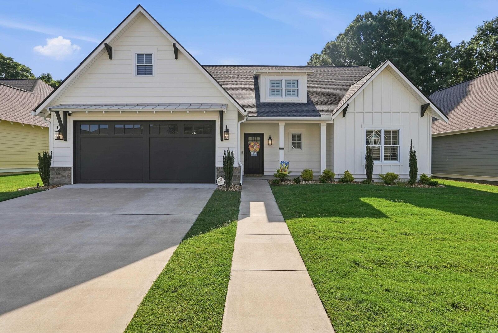 Property Photo:  940 Woodland Cove  AR 72034 