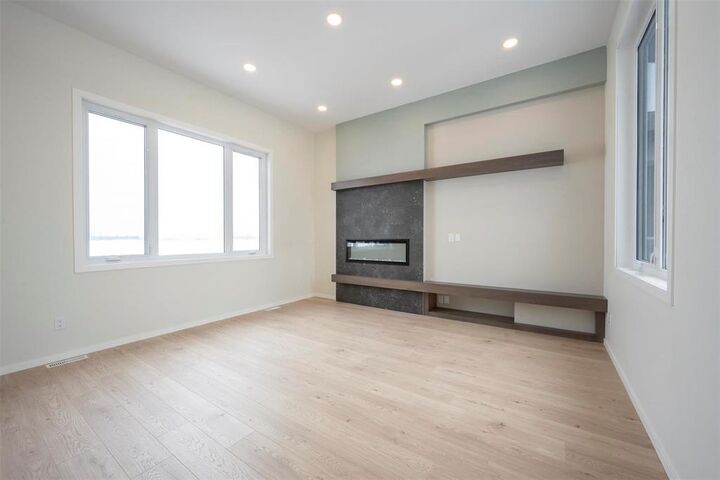Property Photo: 13 Parkrose Place MB R5A 0B4