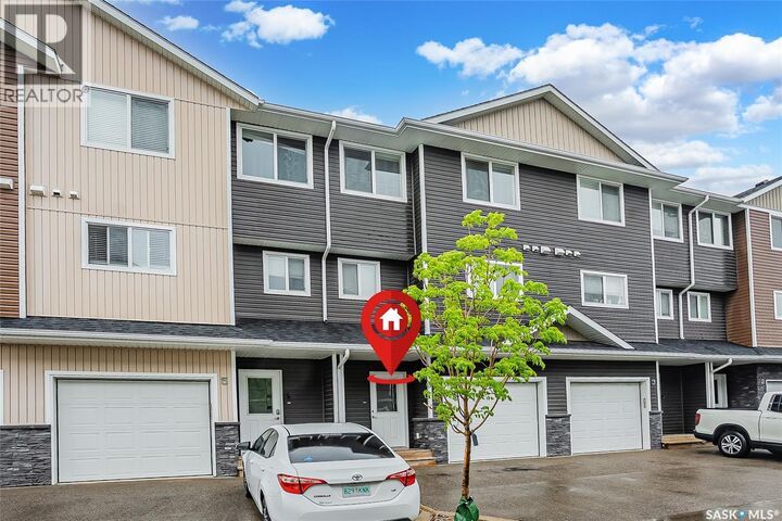 Property Photo:  4 1060 Parr Hill Drive  SK S0K 2T1 