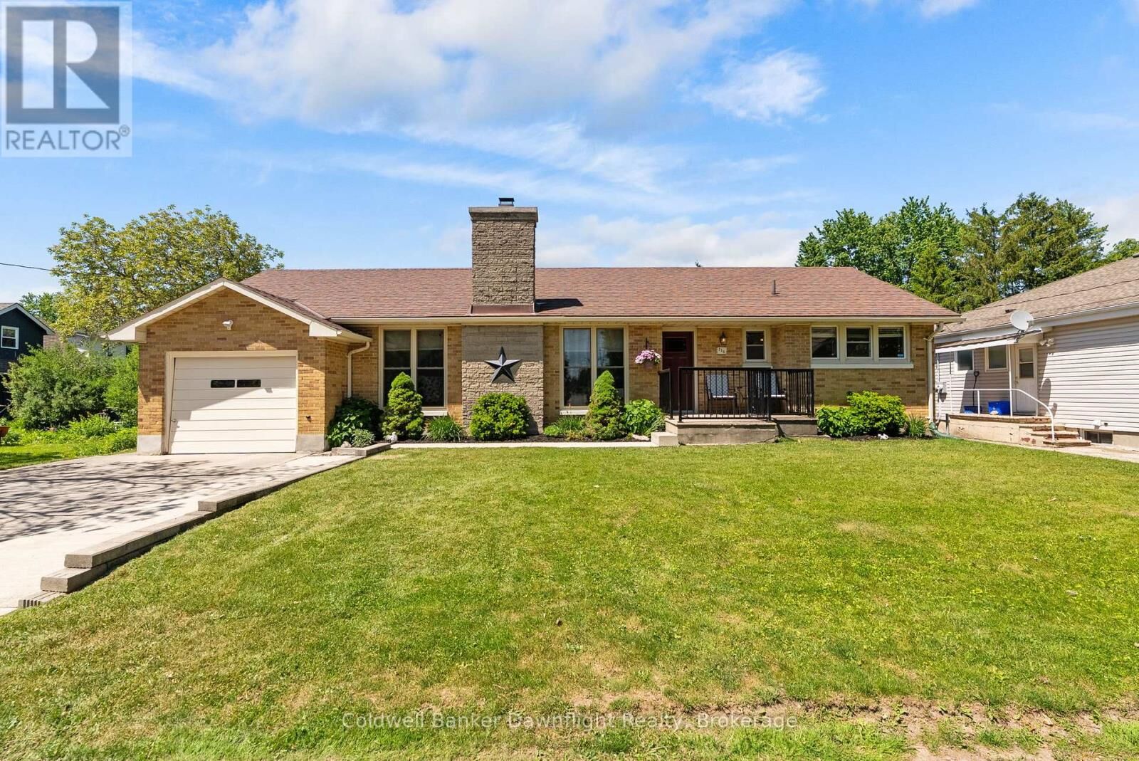 Property Photo: 116 Sanders Street East ON N0M 1S1