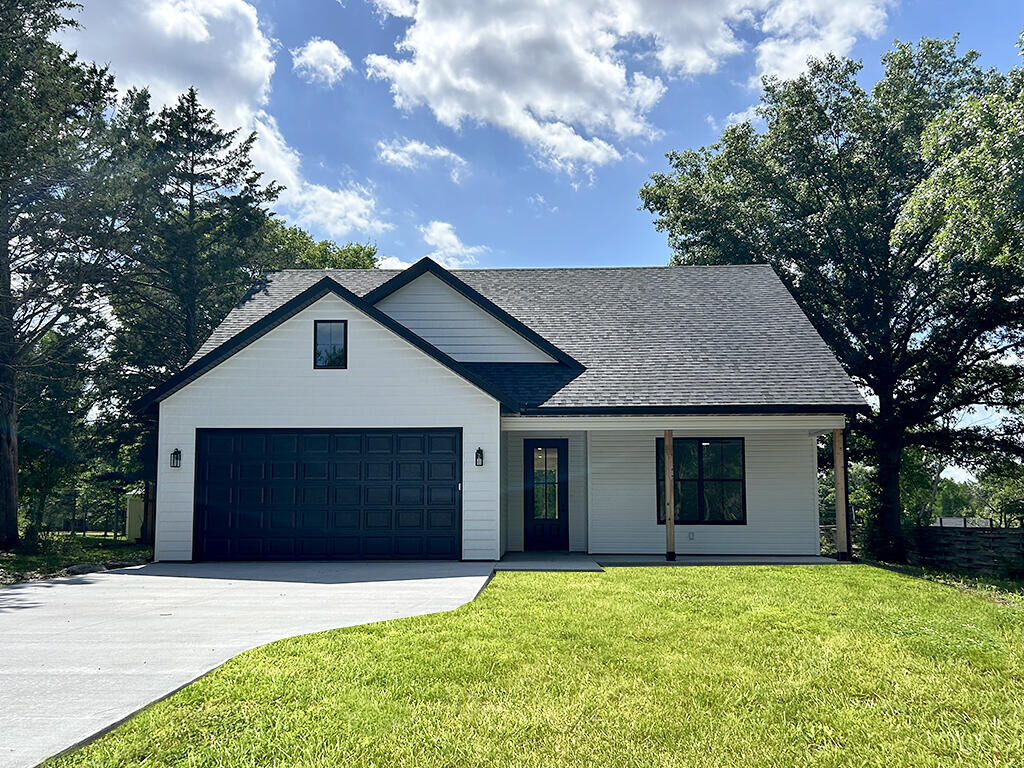 Property Photo:  1579 N Golf Blvd  MO 65202 