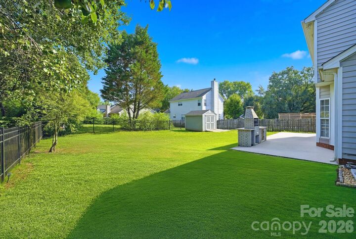 Property Photo: 9310 Lindahi Lane NC 28277
