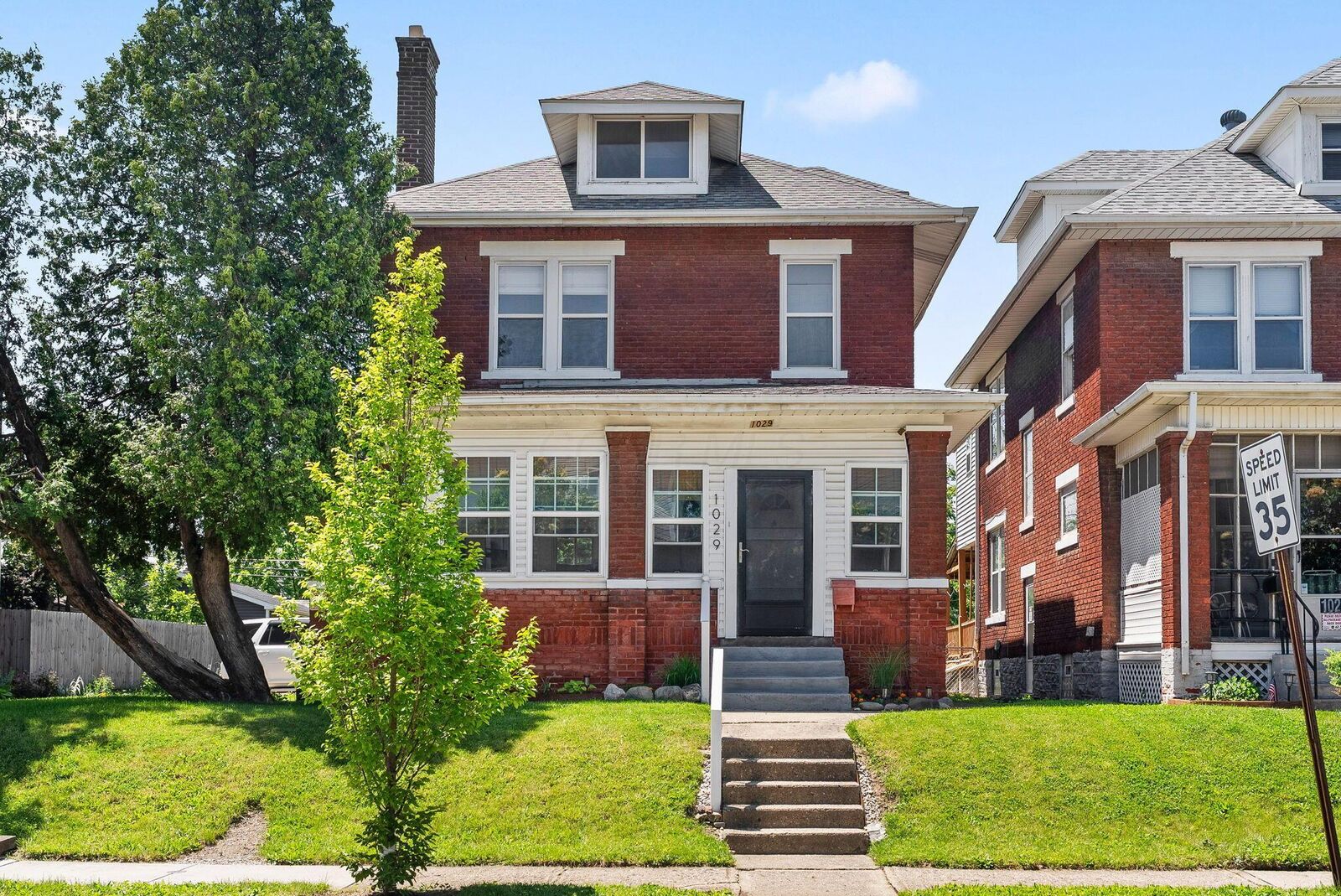 Property Photo: 1029 S Champion Avenue OH 43206