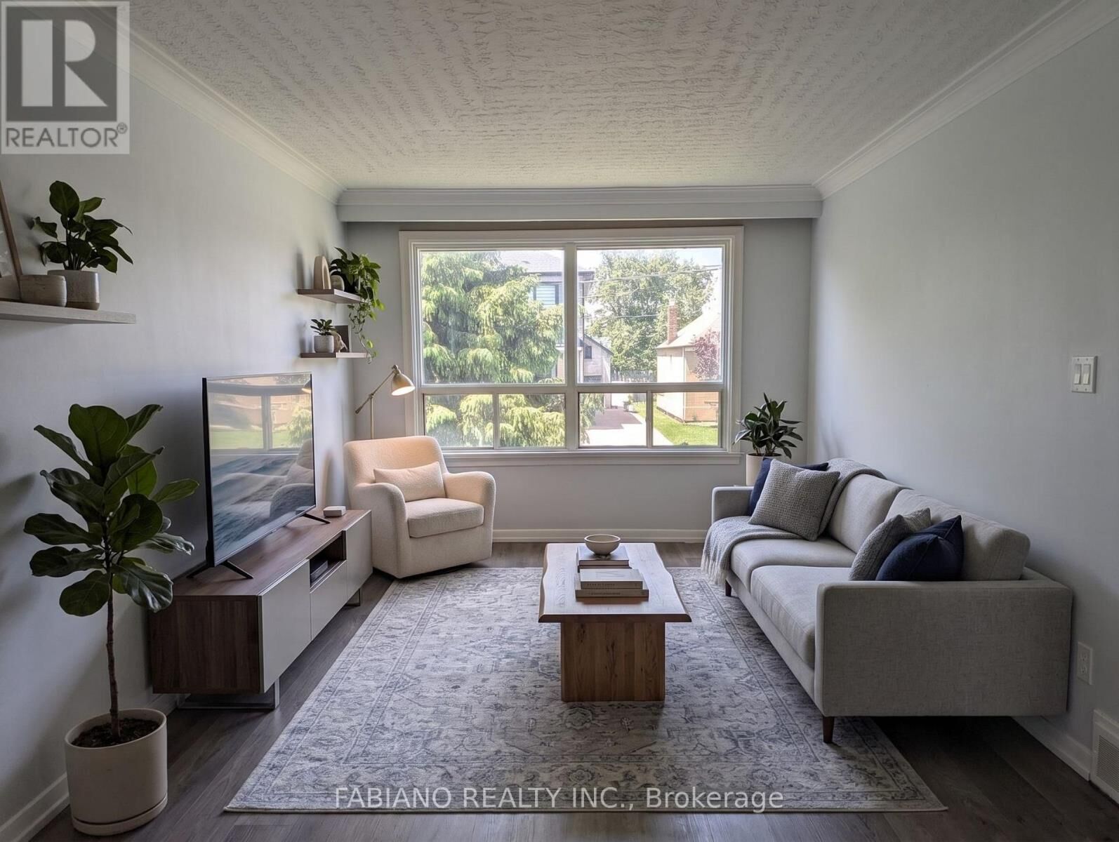Photo de la propriété: 5 Hertford Avenue 2 ON M6M 1S1