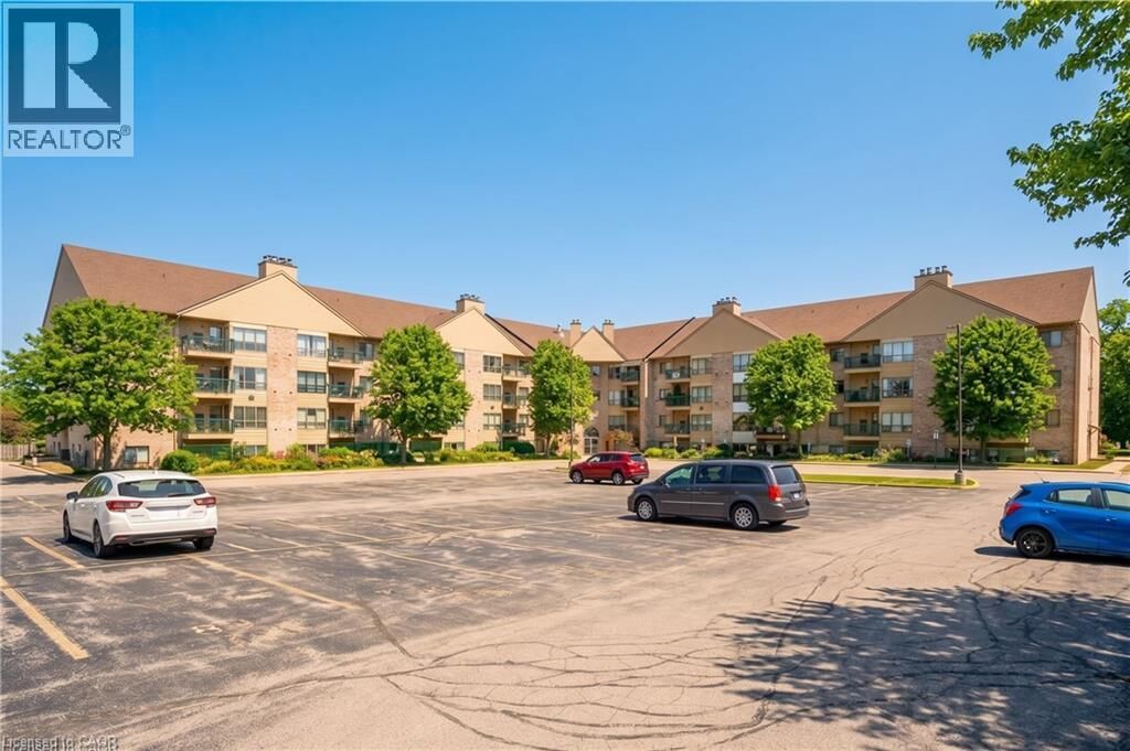 Property Photo:  15 Hofstetter Avenue 106  ON N2A 3Z7 
