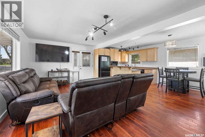 Property Photo: 2 Pleasantview Bay SK S4R 5H3