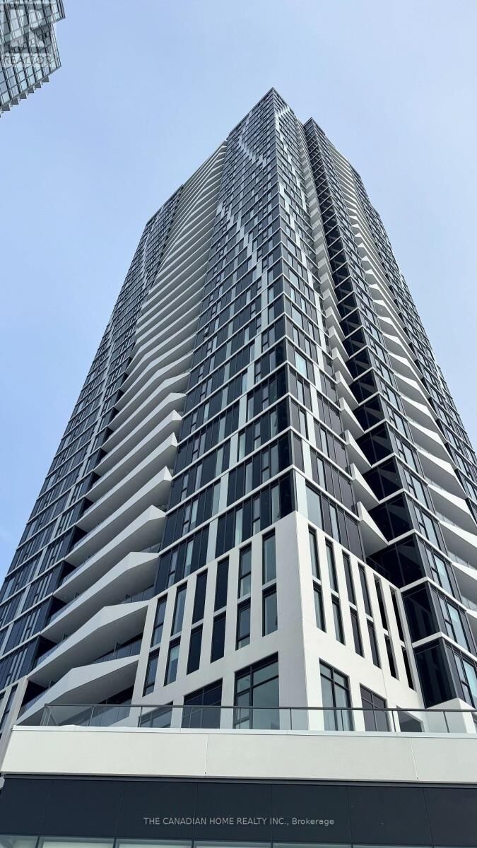 Property Photo:  25 Wellington Street 3305  ON N2G 0G5 