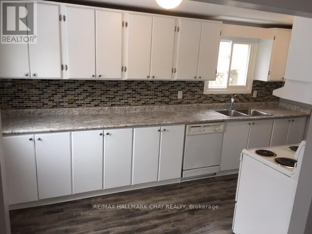Property Photo:  61 Corbett Drive  ON L4M 5V6 