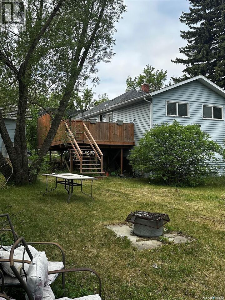 Property Photo:  333 5th Avenue SE  SK S4H 1Y4 